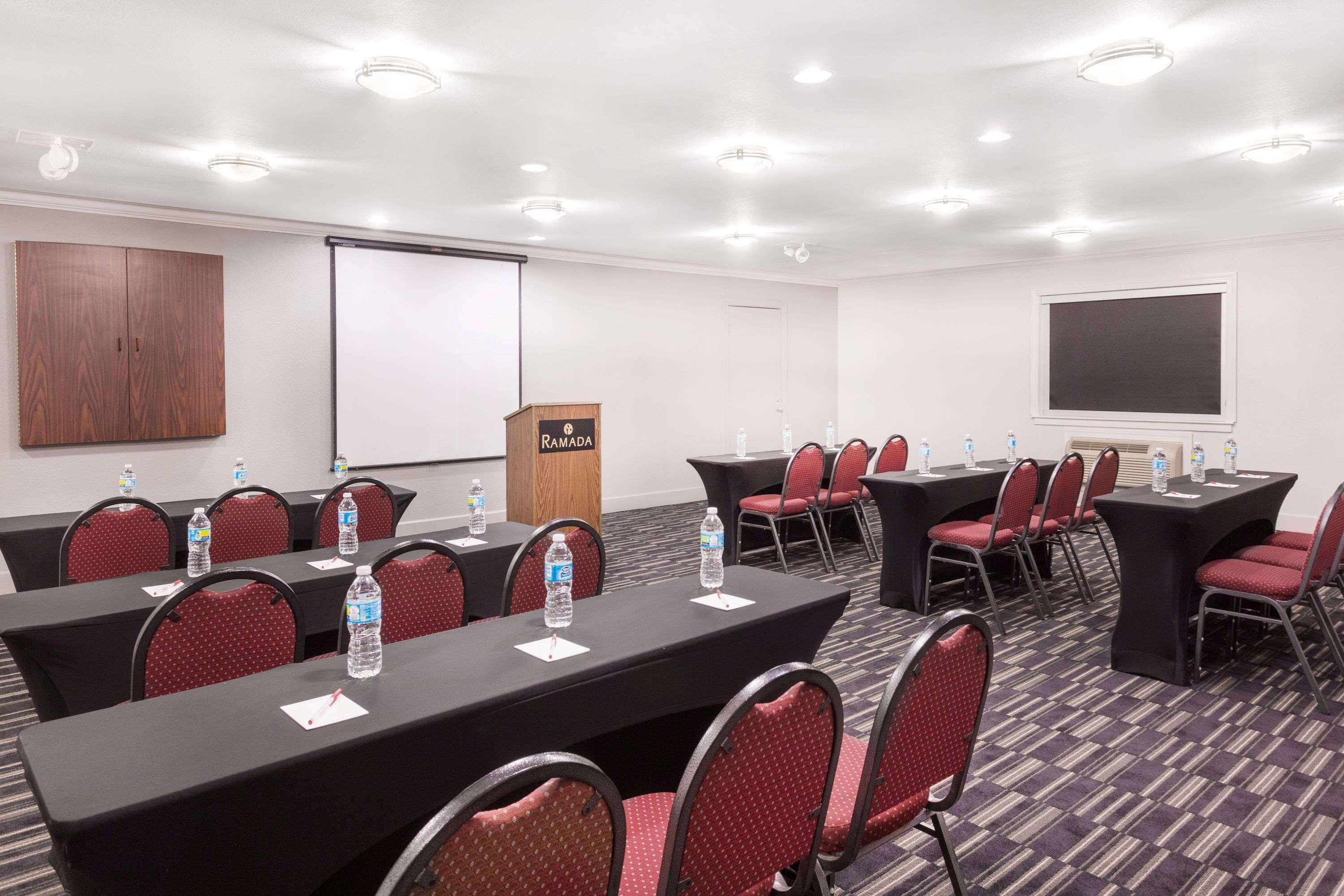Ramada By Wyndham Tuscaloosa Hotel Kültér fotó