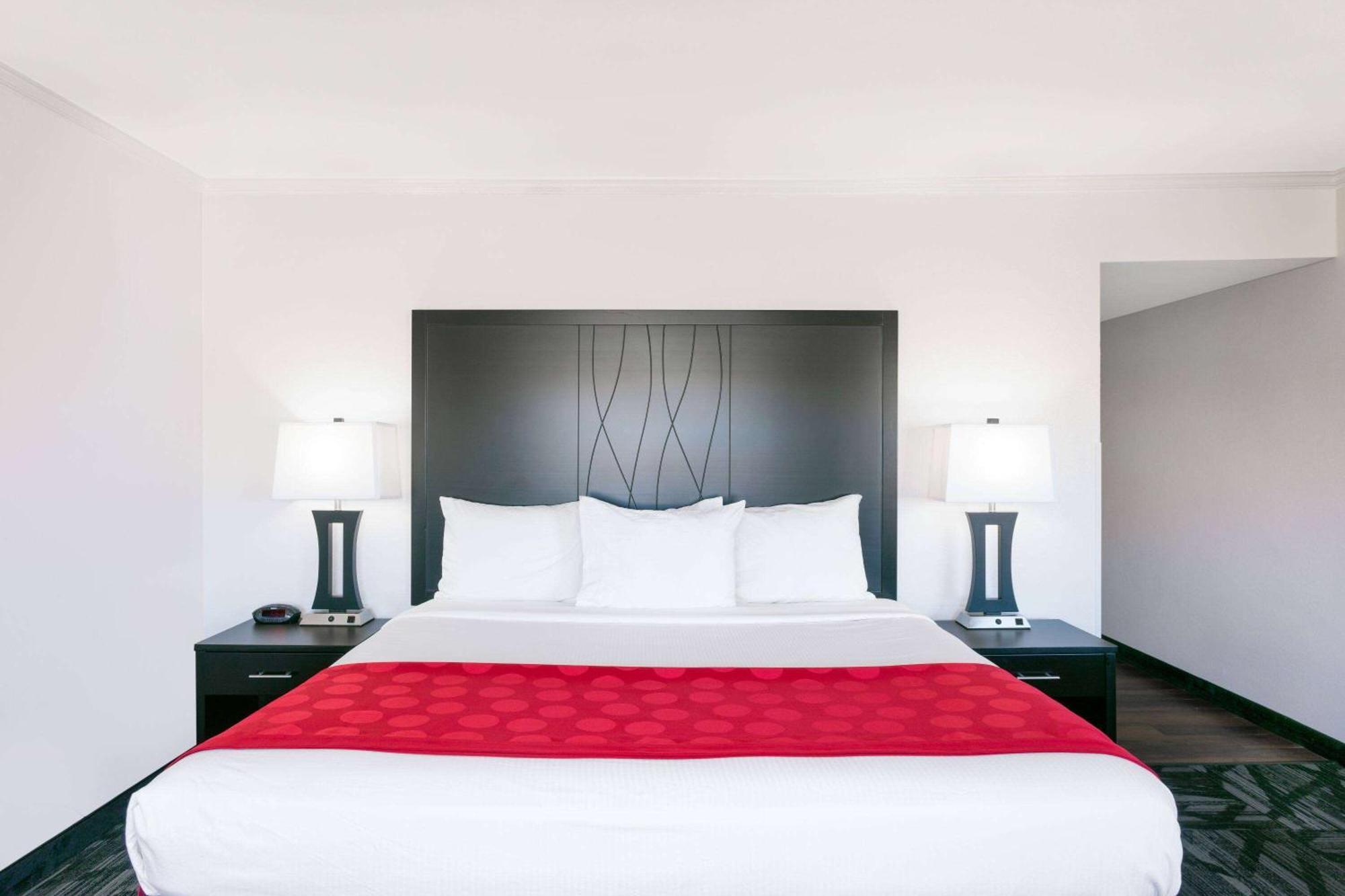 Ramada By Wyndham Tuscaloosa Hotel Kültér fotó