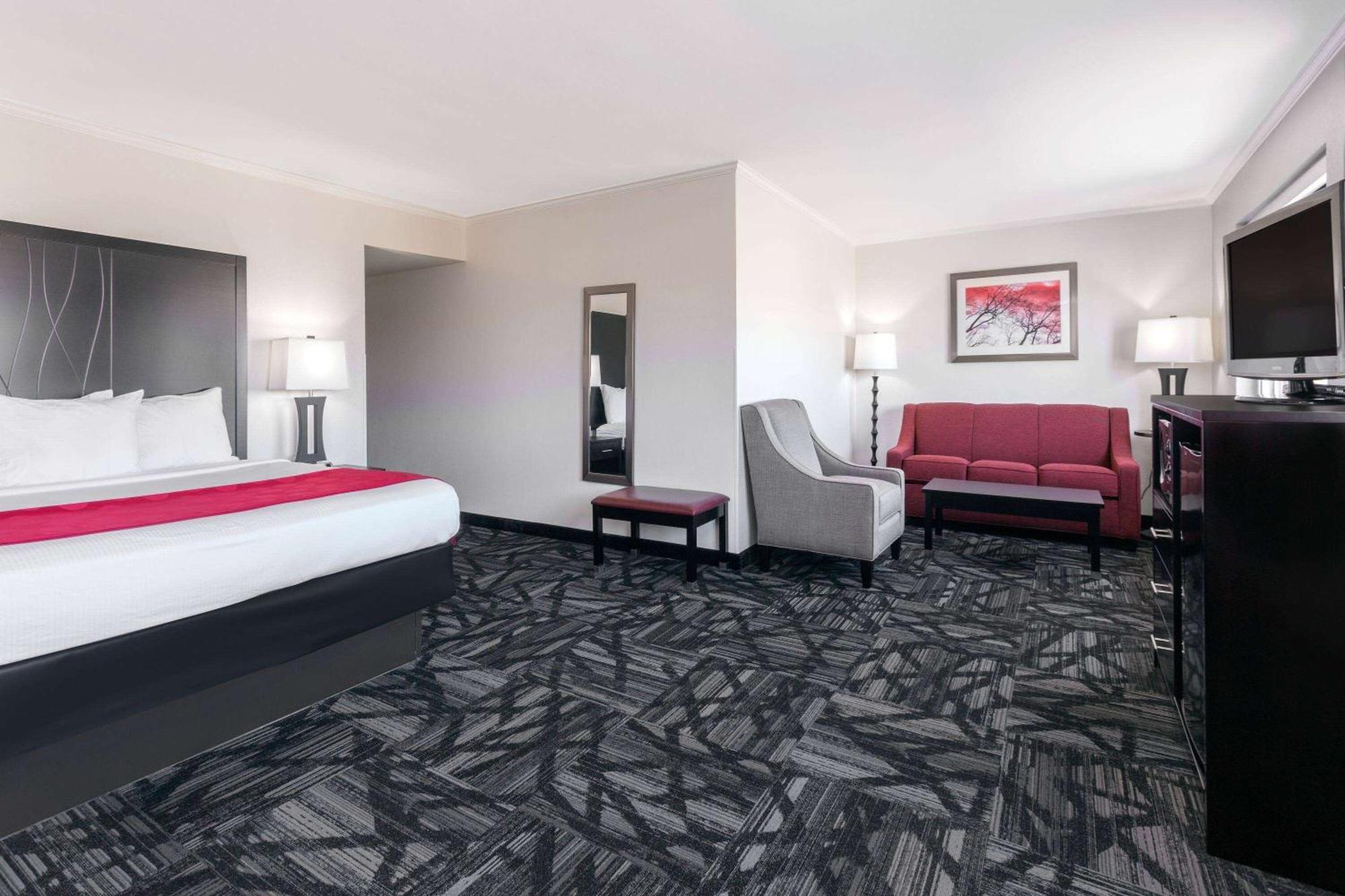 Ramada By Wyndham Tuscaloosa Hotel Kültér fotó