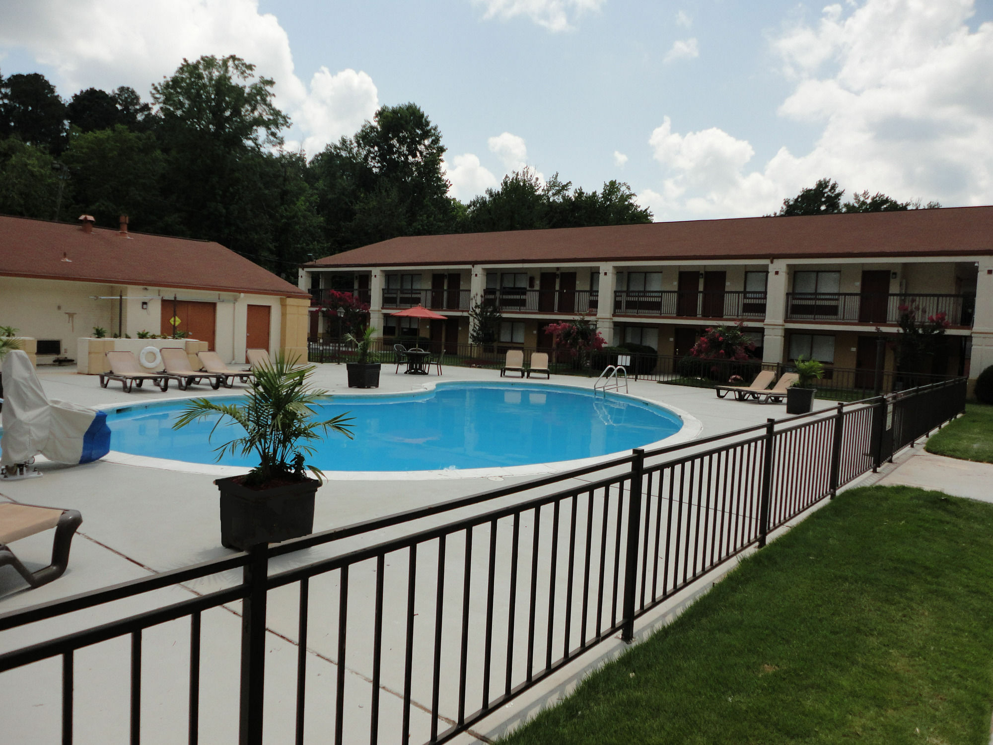 Ramada By Wyndham Tuscaloosa Hotel Kültér fotó